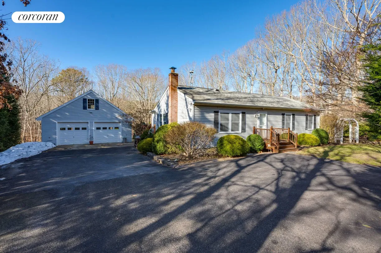 The Hamptons Real Estate | View 119 Straight Path | 4 Beds, 3 Baths | View 1