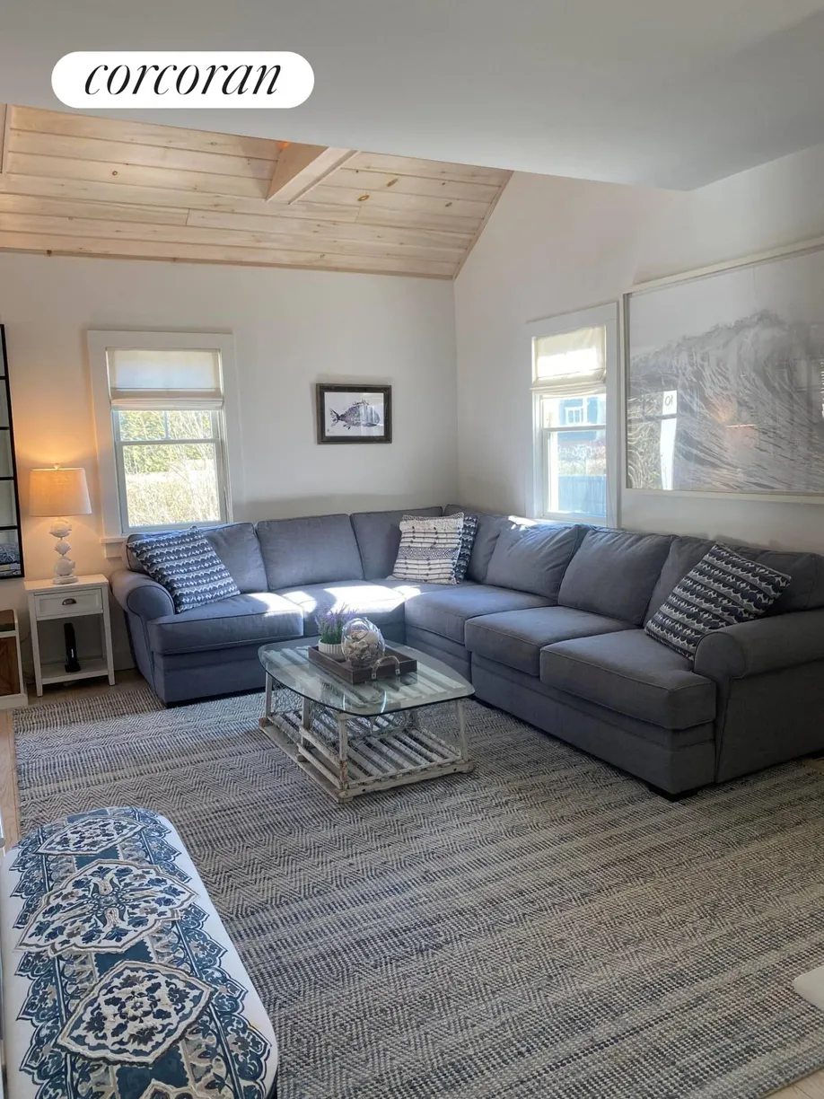 The Hamptons Real Estate | View 10 Miller Terrace | Living Room