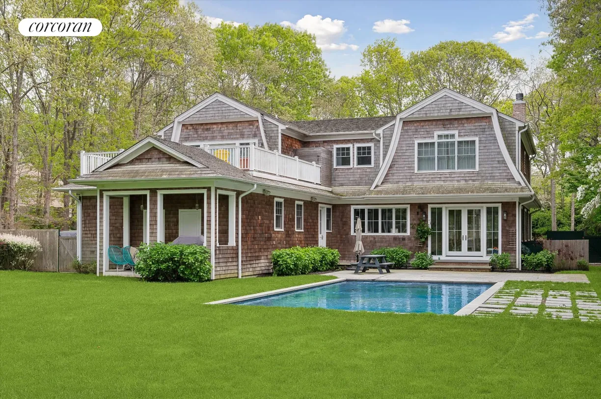 The Hamptons Real Estate | View 201 Roses Grove Road | room 1