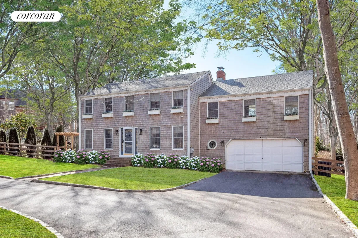 The Hamptons Real Estate | View 161 Bridies Path | 4 Beds, 3 Baths