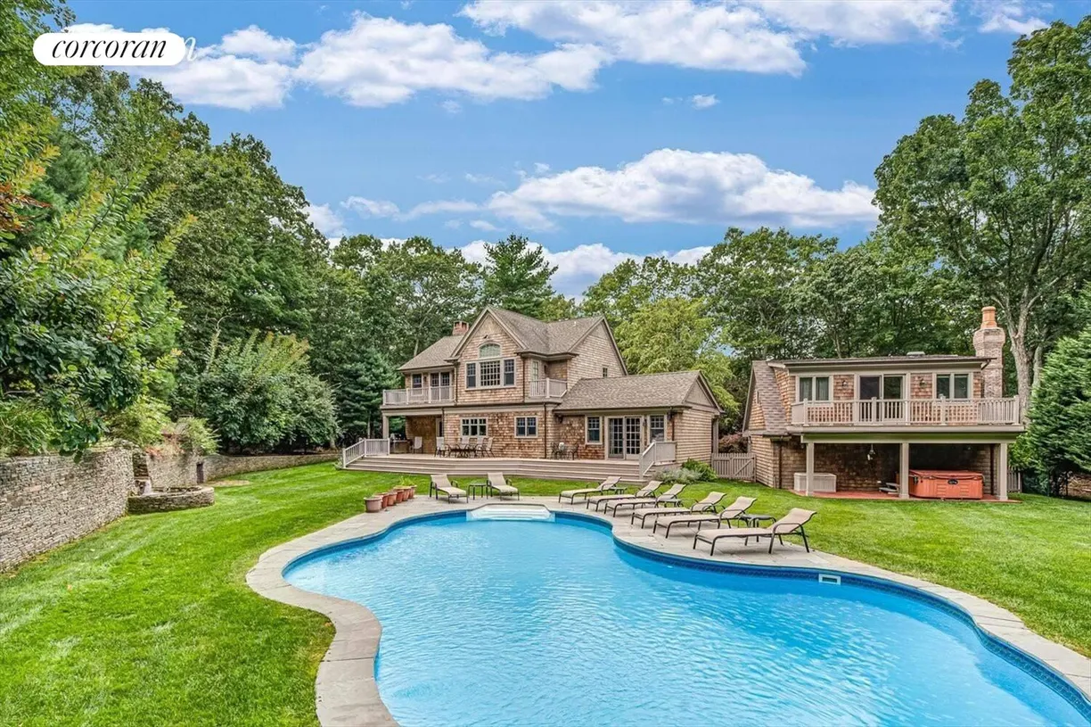 The Hamptons Real Estate | View 22 Scrimshaw Drive | 4 Beds, 5 Baths