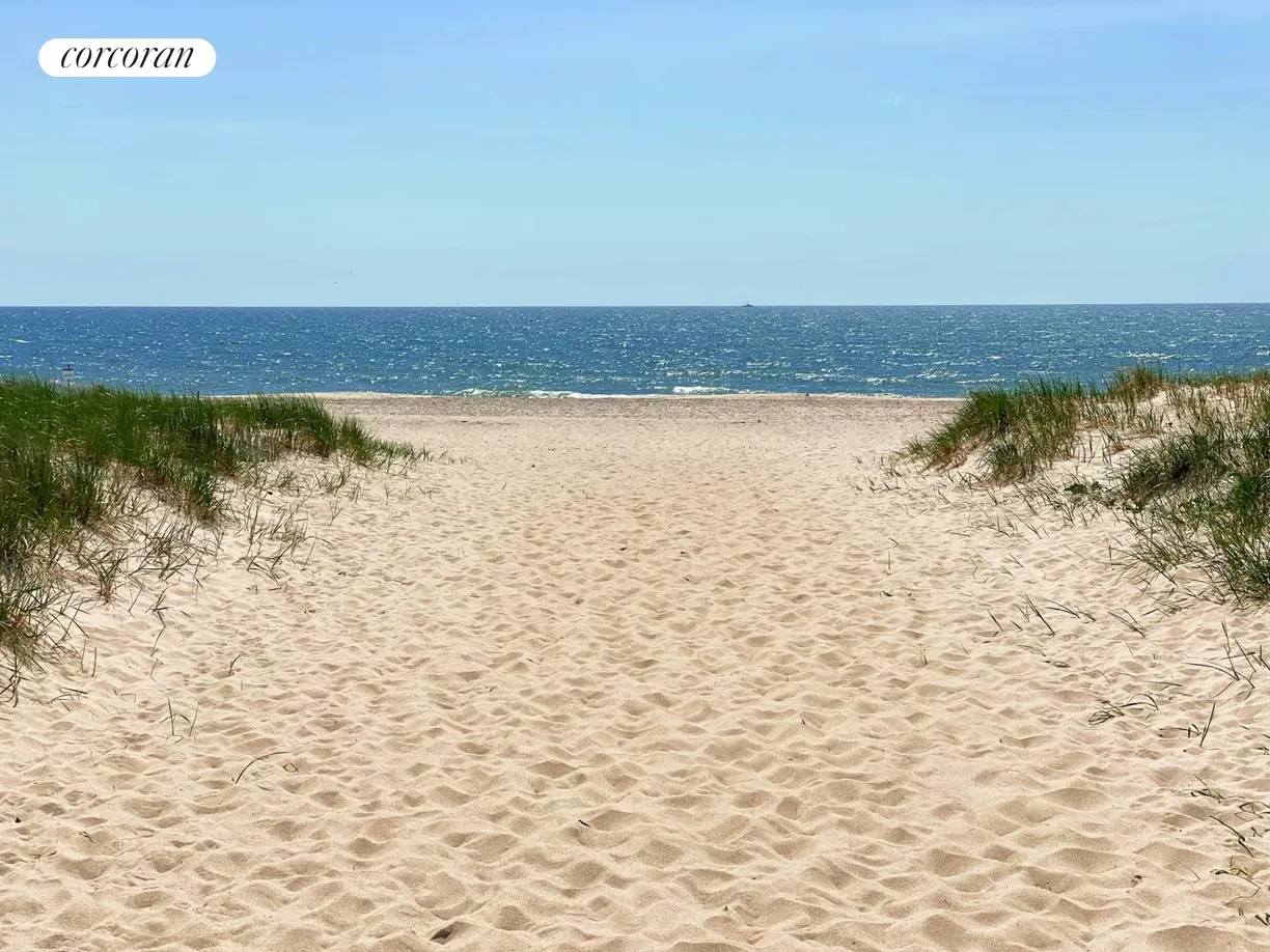 The Hamptons Real Estate | View 18 McKinley Road | HIther Hills ocean beach