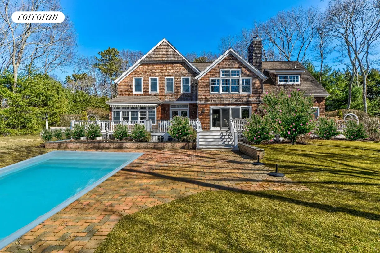 The Hamptons Real Estate | View 397 Hands Creek Road | room 1