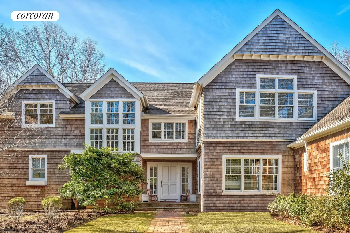 The Hamptons Real Estate | View 397 Hands Creek Road | room 2