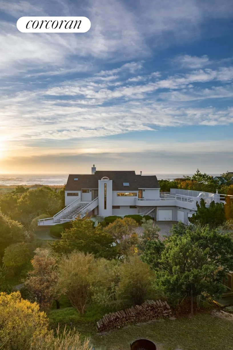 The Hamptons Real Estate | View 271 Marine Blvd | room 2