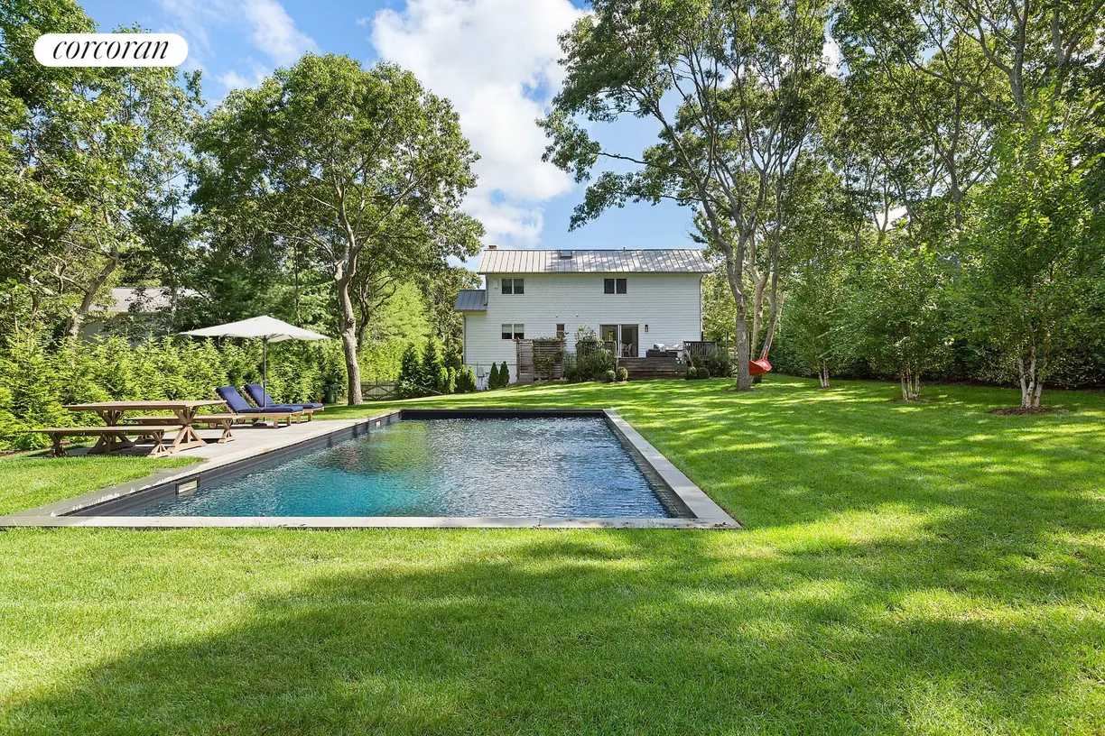 The Hamptons Real Estate | View 486 Toppings Path | 5 Beds, 3 Baths