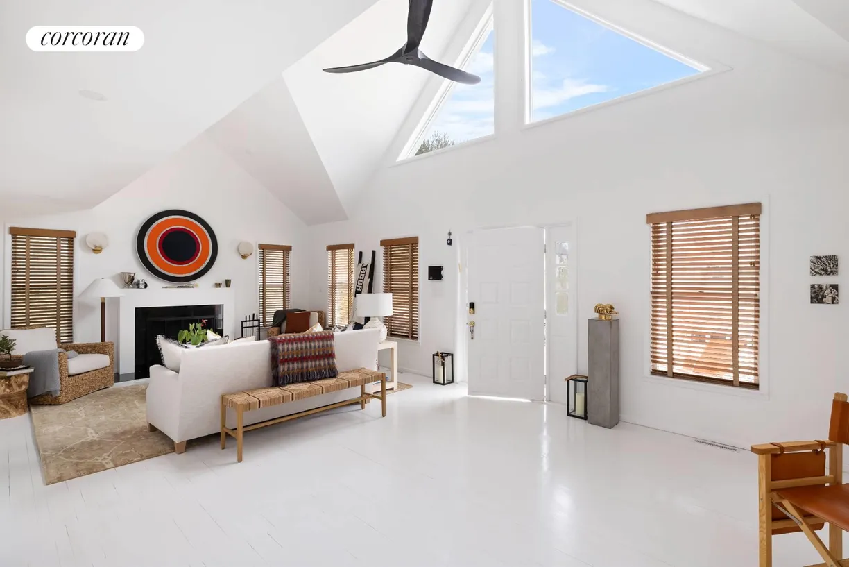 The Hamptons Real Estate | View 486 Toppings Path | room 2