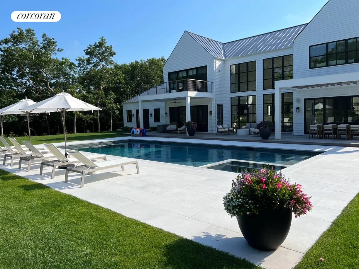 The Hamptons Real Estate | View 261 Toppings Path | room 2