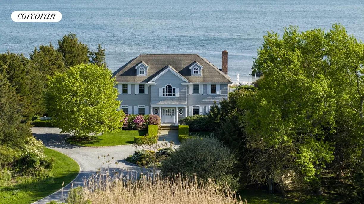 The Hamptons Real Estate | View 2503 Camp Mineola Ext | 3 Beds, 3 Baths