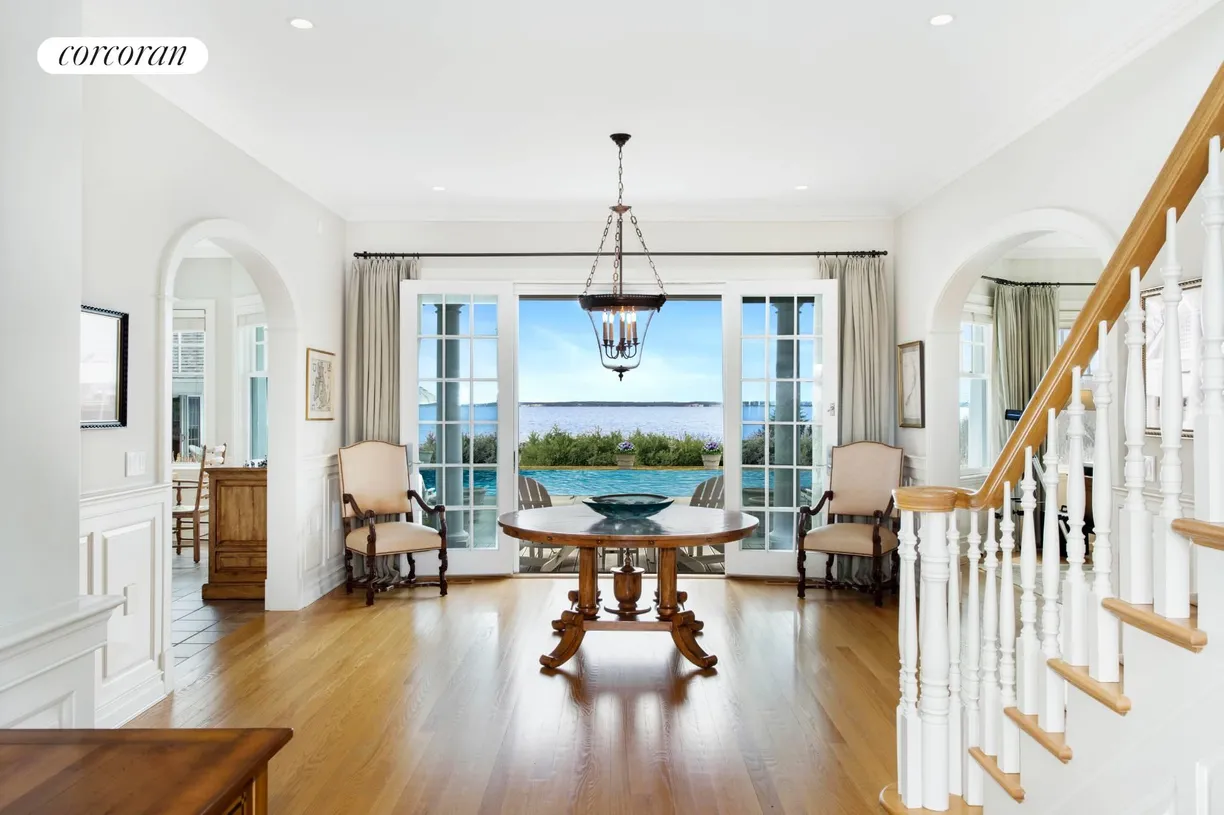 The Hamptons Real Estate | View 2503 Camp Mineola Ext | Foyer