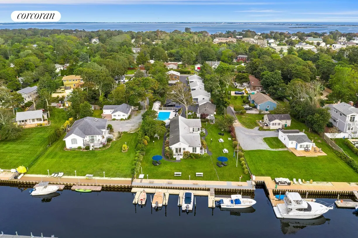 The Hamptons Real Estate | View 16 Penny Lane | 19 Baths