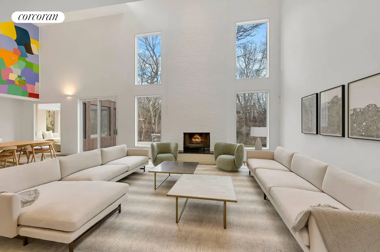 The Hamptons Real Estate | View 33 Hedges Banks Drive | Tons of light
