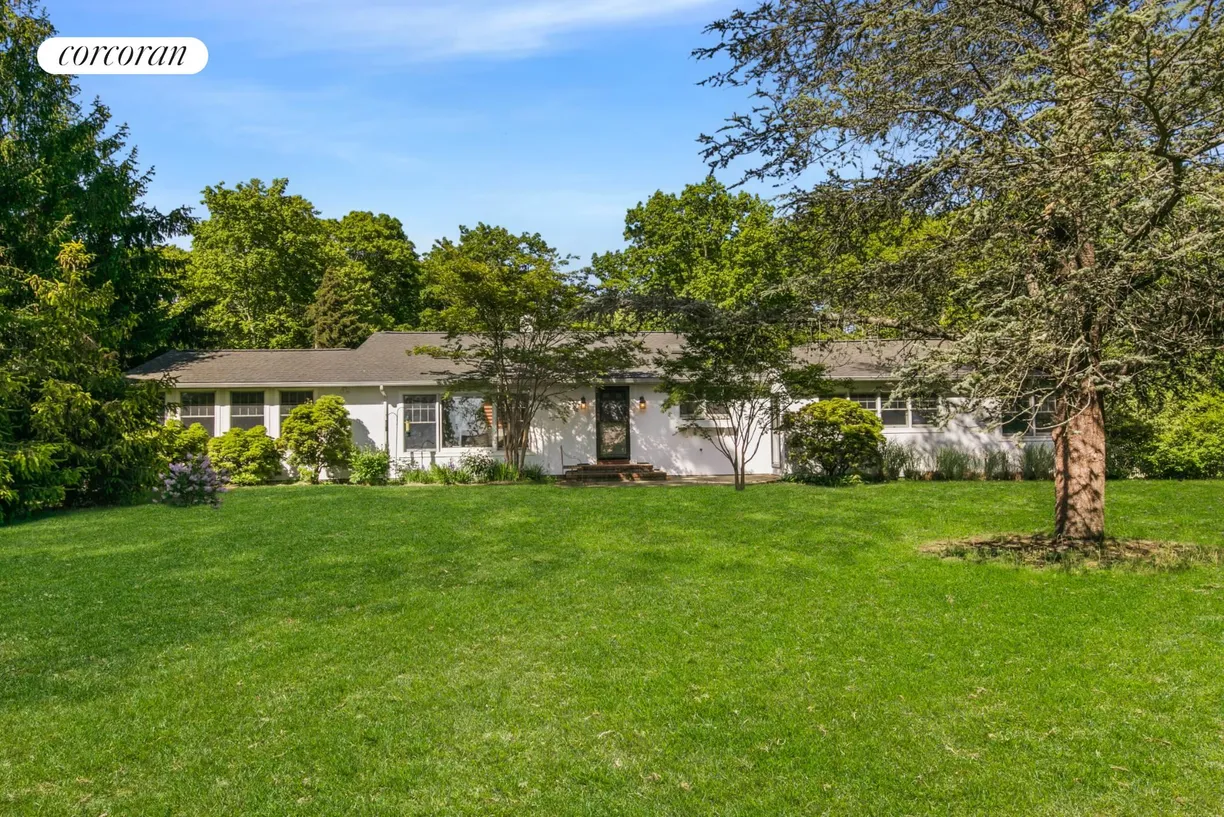 The Hamptons Real Estate | View 23 Tuthill Drive | 3 Beds, 3 Baths
