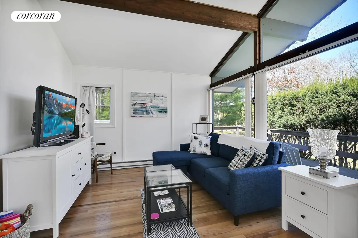 The Hamptons Real Estate | View 230 Norfolk Drive | room 2