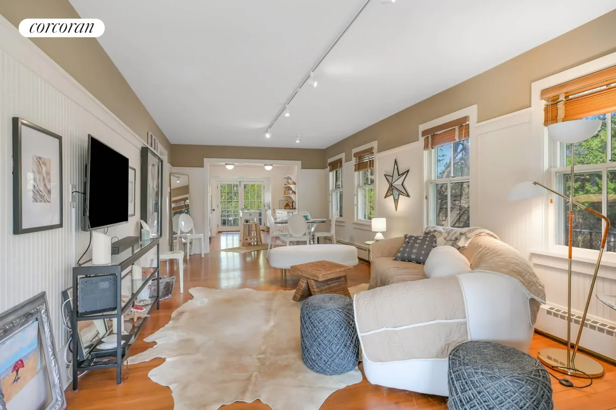 The Hamptons Real Estate | View 55 McGuirk Street | room 2