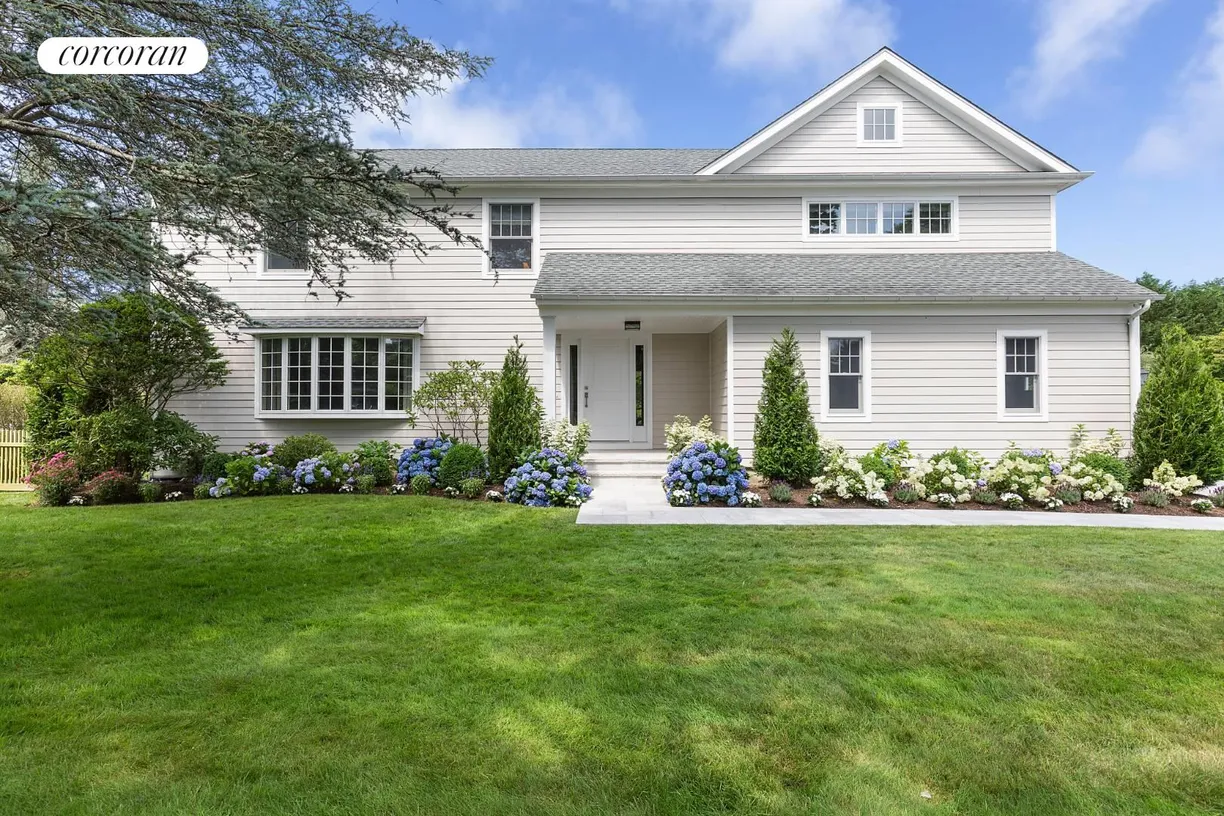 The Hamptons Real Estate | View 37 Pleasant Lane | 4 Beds, 4 Baths