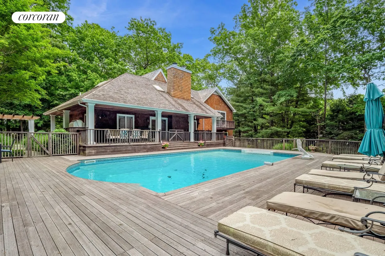The Hamptons Real Estate | View 49 Northside Drive | 4 Beds, 4 Baths