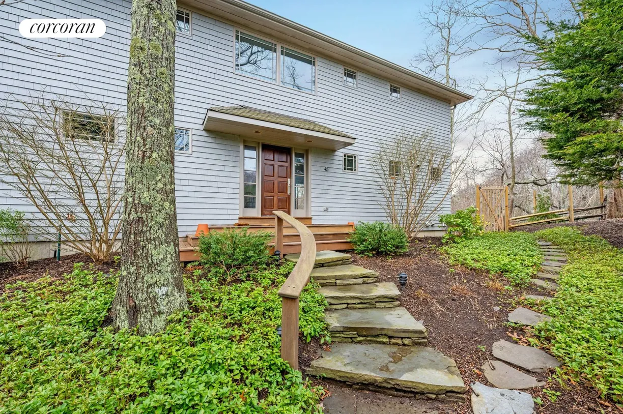 The Hamptons Real Estate | View 48 White Oak Lane | room 1