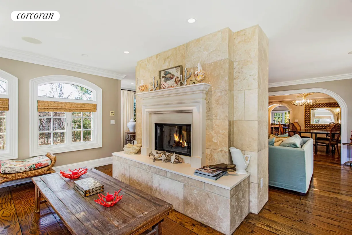 The Hamptons Real Estate | View 18 Club Drive | room 8 | View 9