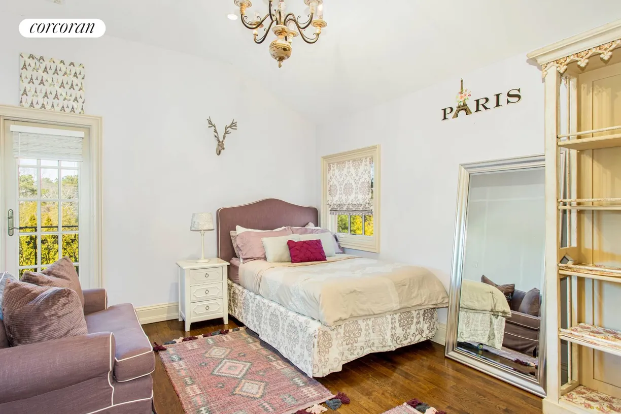 The Hamptons Real Estate | View 18 Club Drive | room 14 | View 15