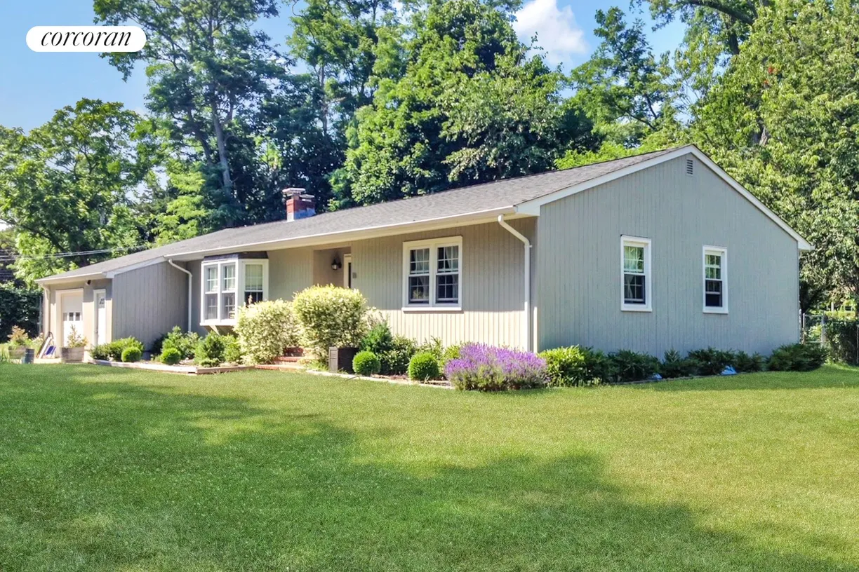 The Hamptons Real Estate | View  | 2 Beds, 2 Baths