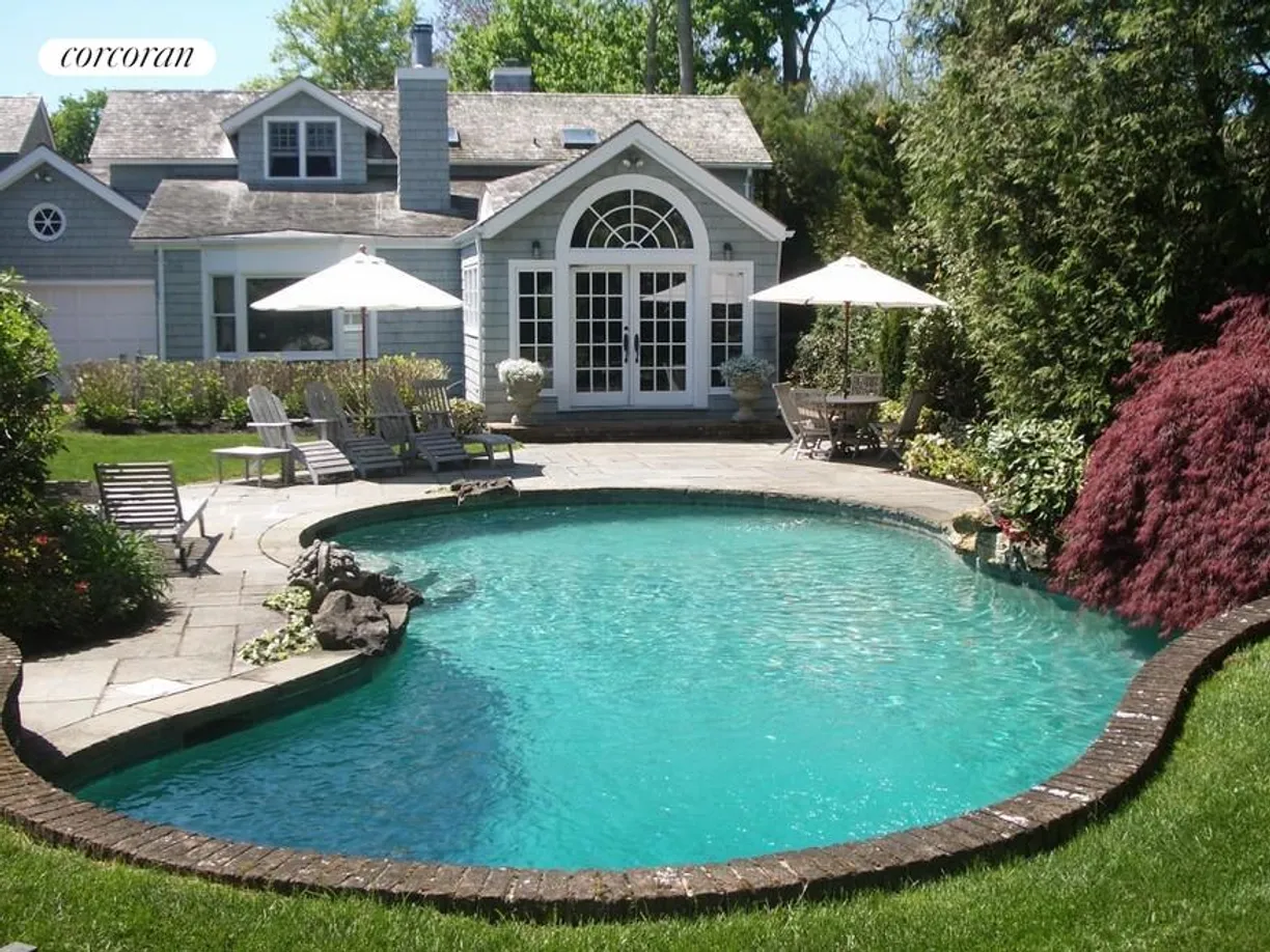 The Hamptons Real Estate | View 11 The Circle | 3 Beds, 3 Baths