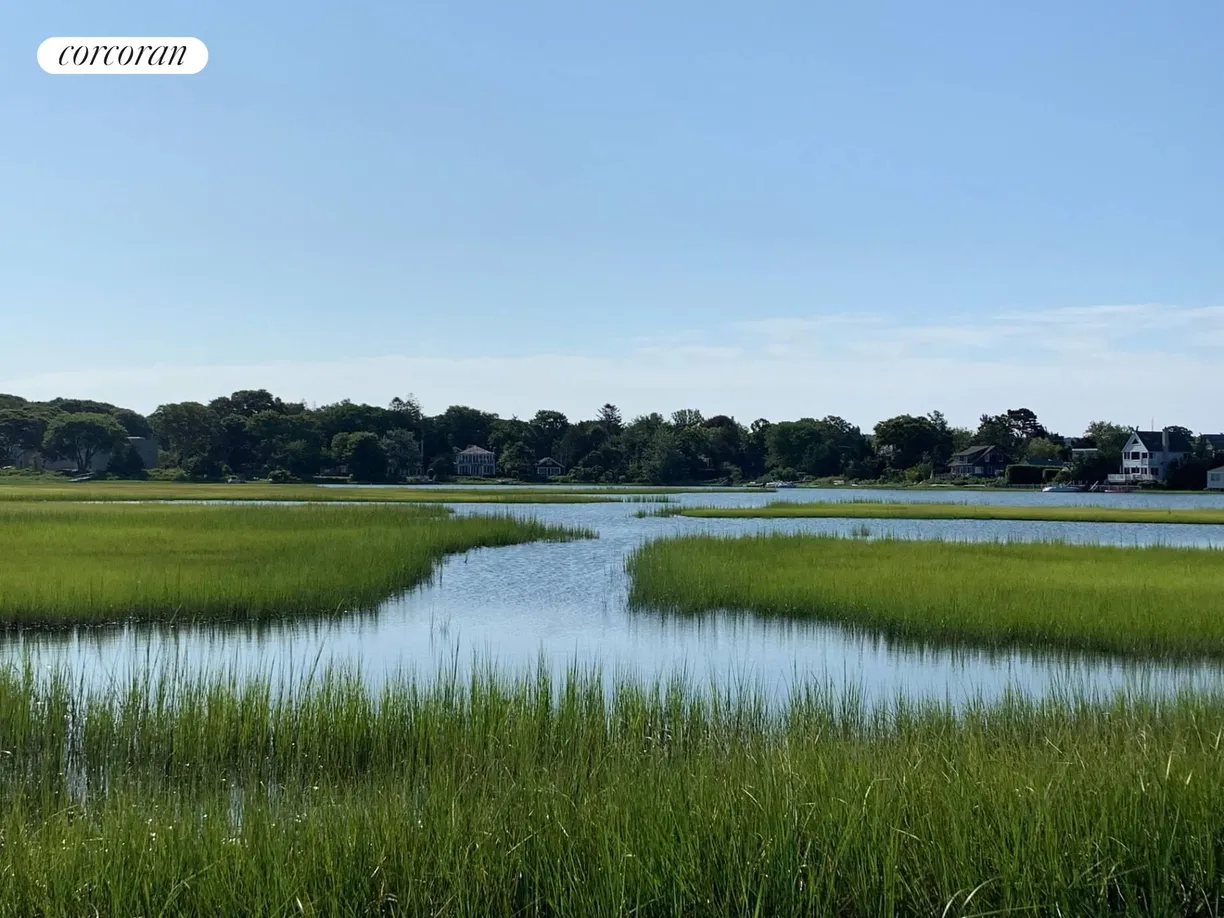 The Hamptons Real Estate | View 149 Towd Point Road | room 2