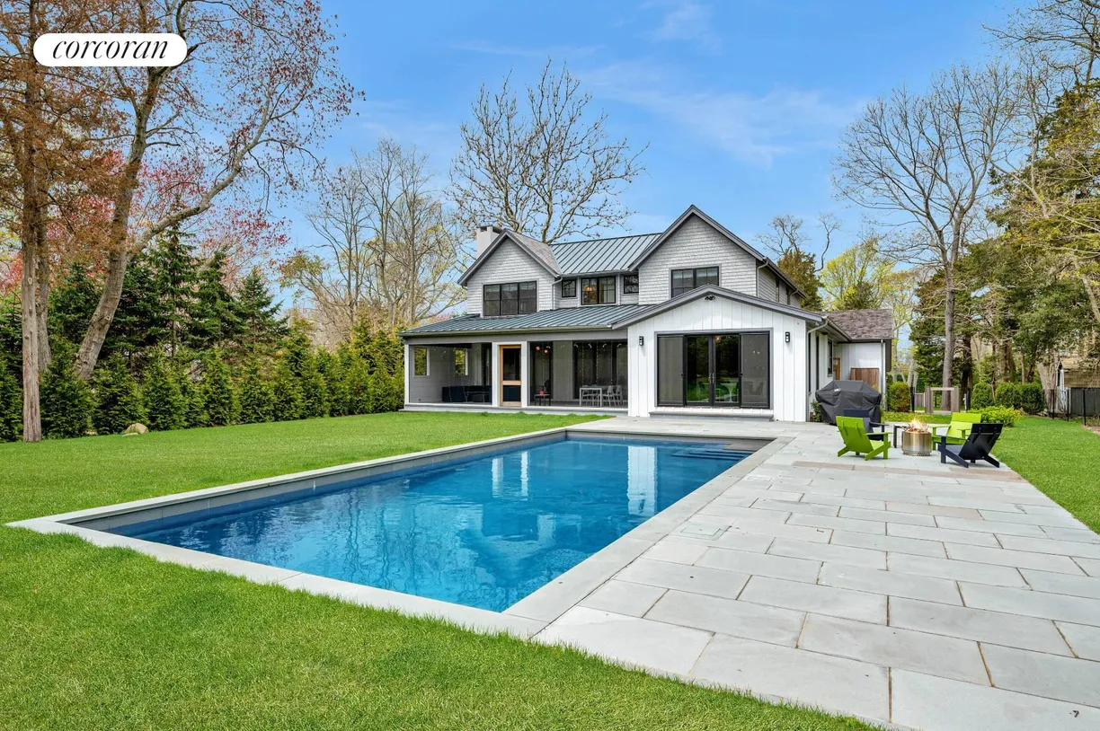 The Hamptons Real Estate | View 50 Dumar Drive | 5 Beds, 5 Baths