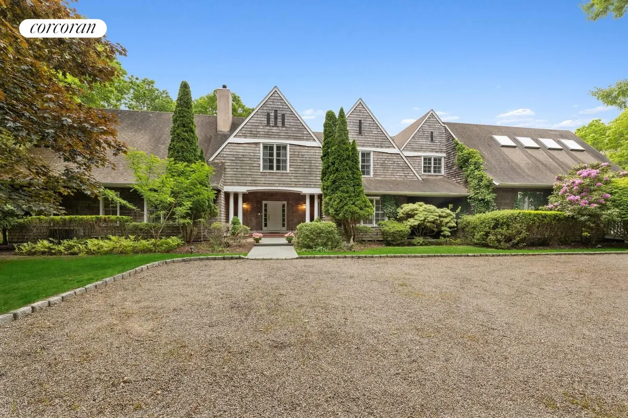 The Hamptons Real Estate | View 139 Old Northwest Road | 4 Beds, 4 Baths