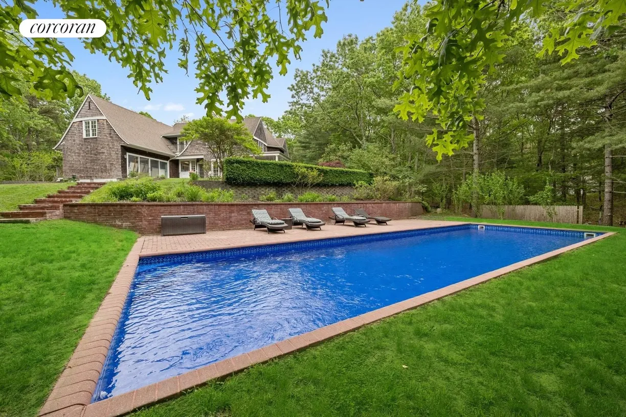 The Hamptons Real Estate | View 139 Old Northwest Road | room 1