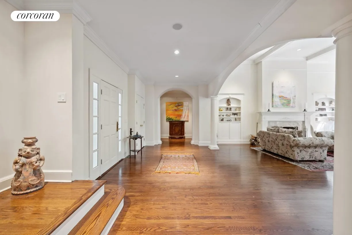 The Hamptons Real Estate | View 139 Old Northwest Road | room 2