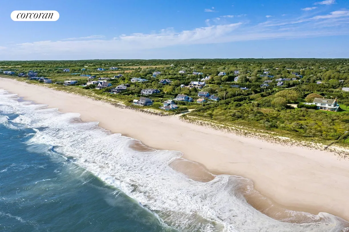 The Hamptons Real Estate | View 6 Town Line | 4 Beds, 4 Baths