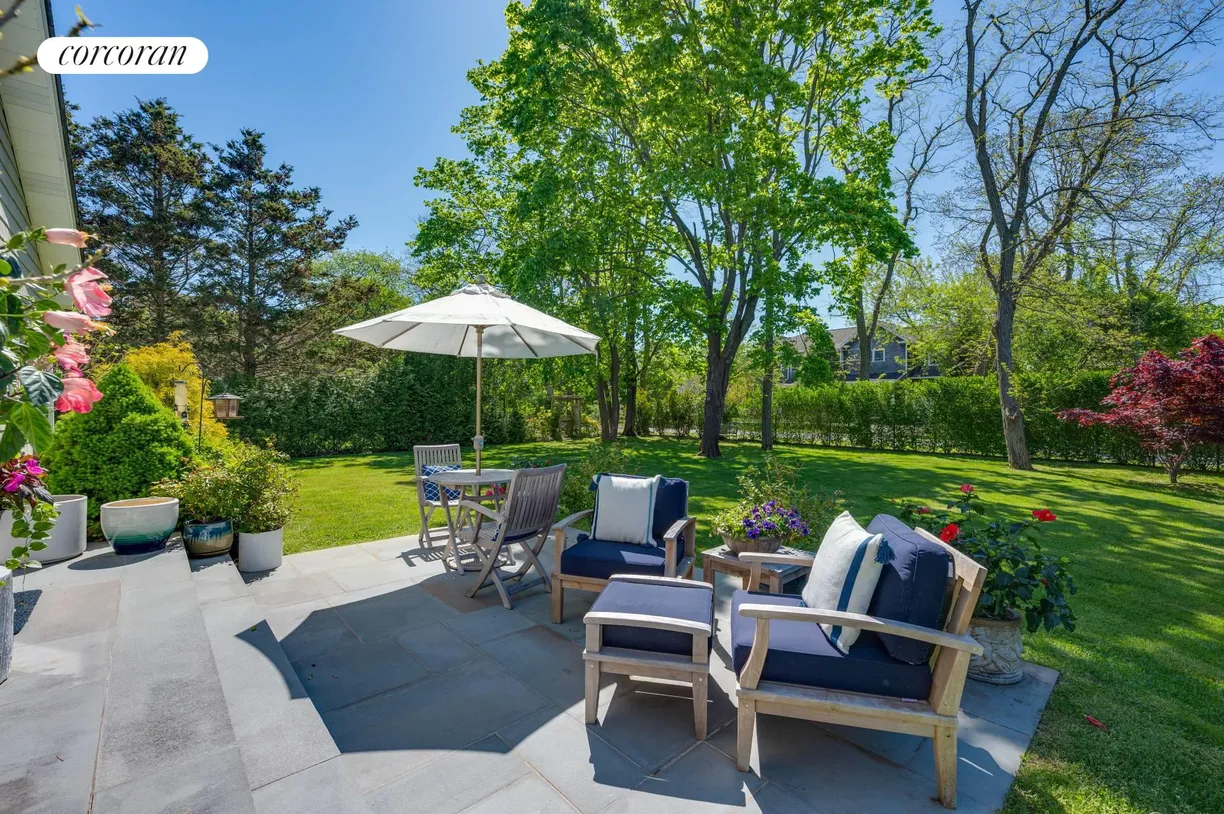 The Hamptons Real Estate | View 23 Lamb Avenue | room 2