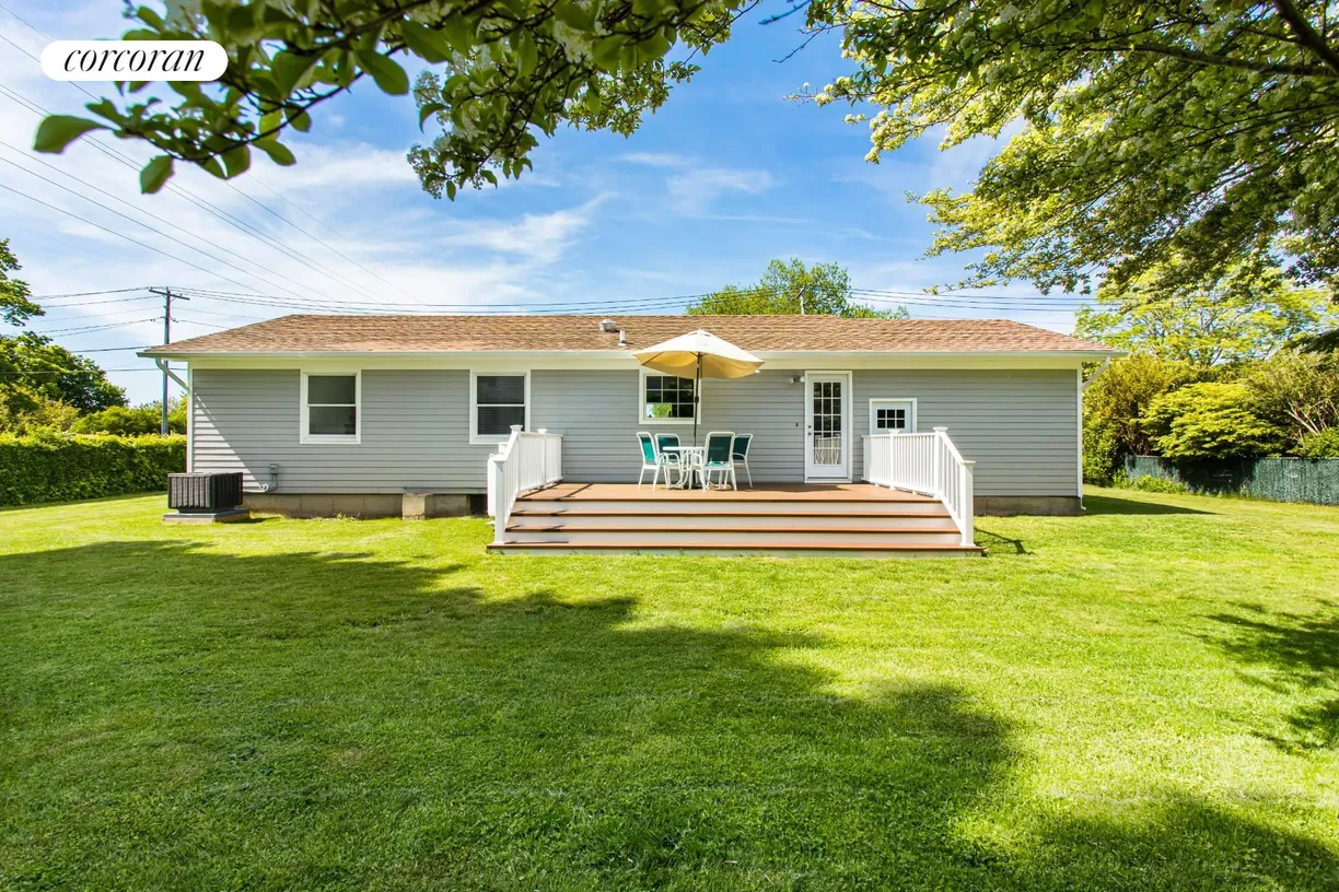 The Hamptons Real Estate | View 34 Willow Street | 3 Beds, 2 Baths