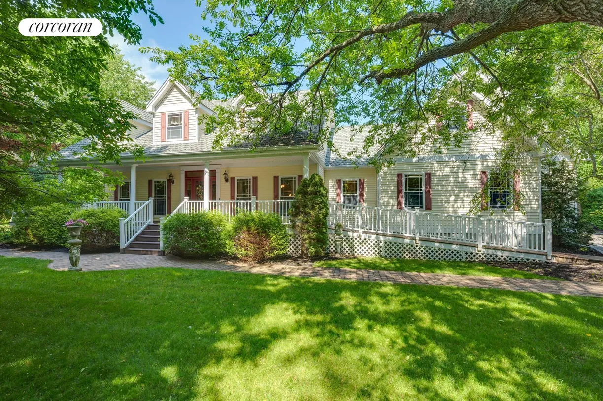 The Hamptons Real Estate | View 35 Woodlawn Avenue | room 2