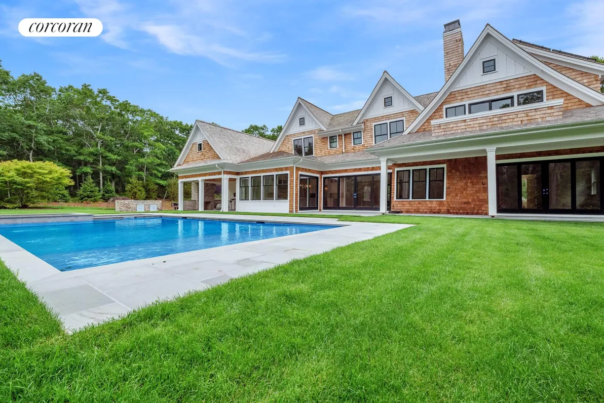 The Hamptons Real Estate | View 4 Frazier Avenue | room 1 | View 2