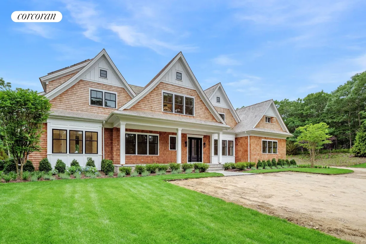 The Hamptons Real Estate | View 4 Frazier Avenue | room 3 | View 4