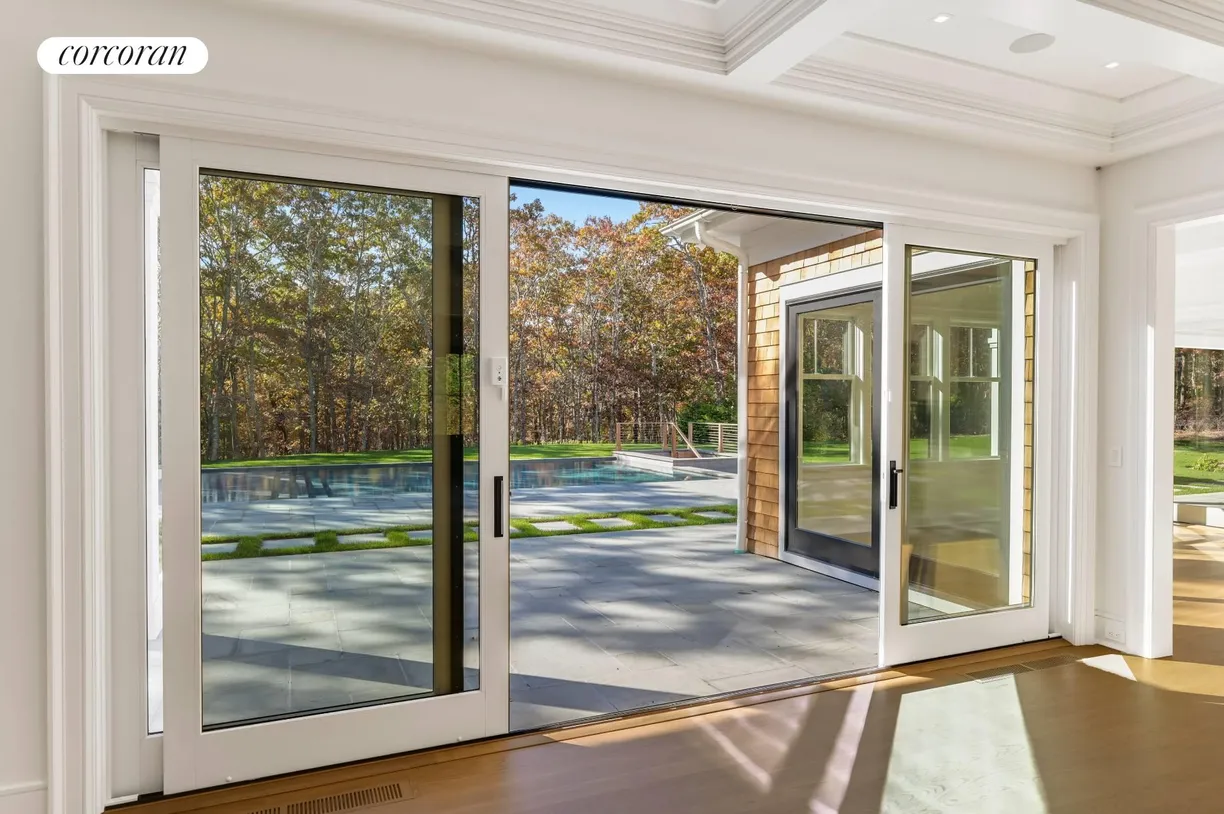 The Hamptons Real Estate | View 4 Frazier Avenue | Easy flow to outdoors | View 8