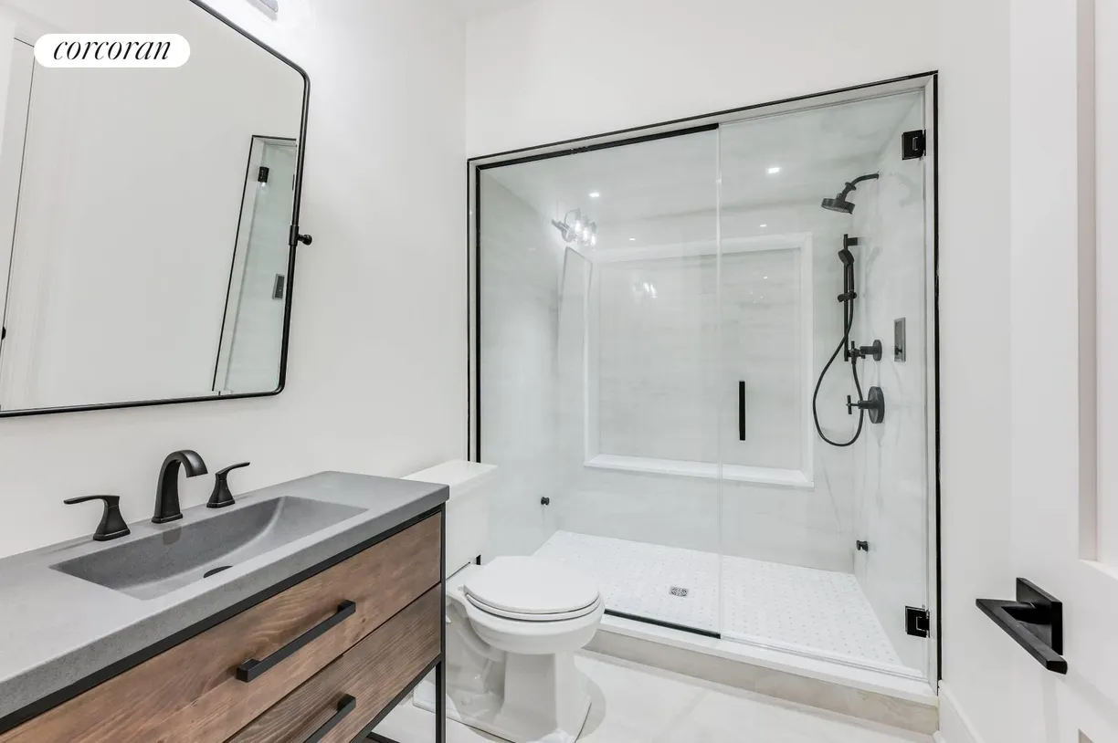 The Hamptons Real Estate | View 4 Frazier Avenue | Gym bath with steam shower | View 32