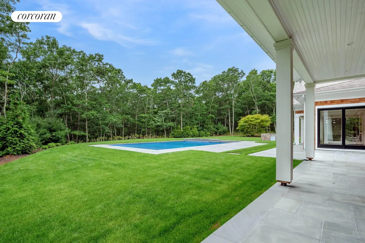 The Hamptons Real Estate | View 4 Frazier Avenue | room 33 | View 34