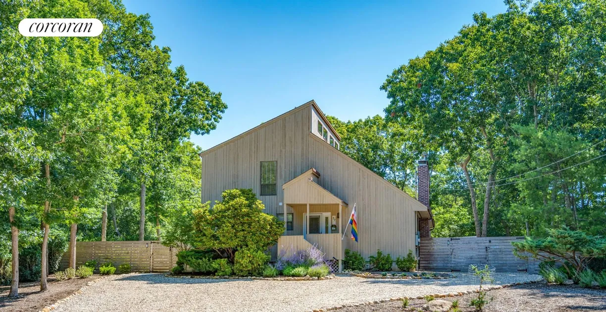 The Hamptons Real Estate | View 37 Guernsey Lane | room 1
