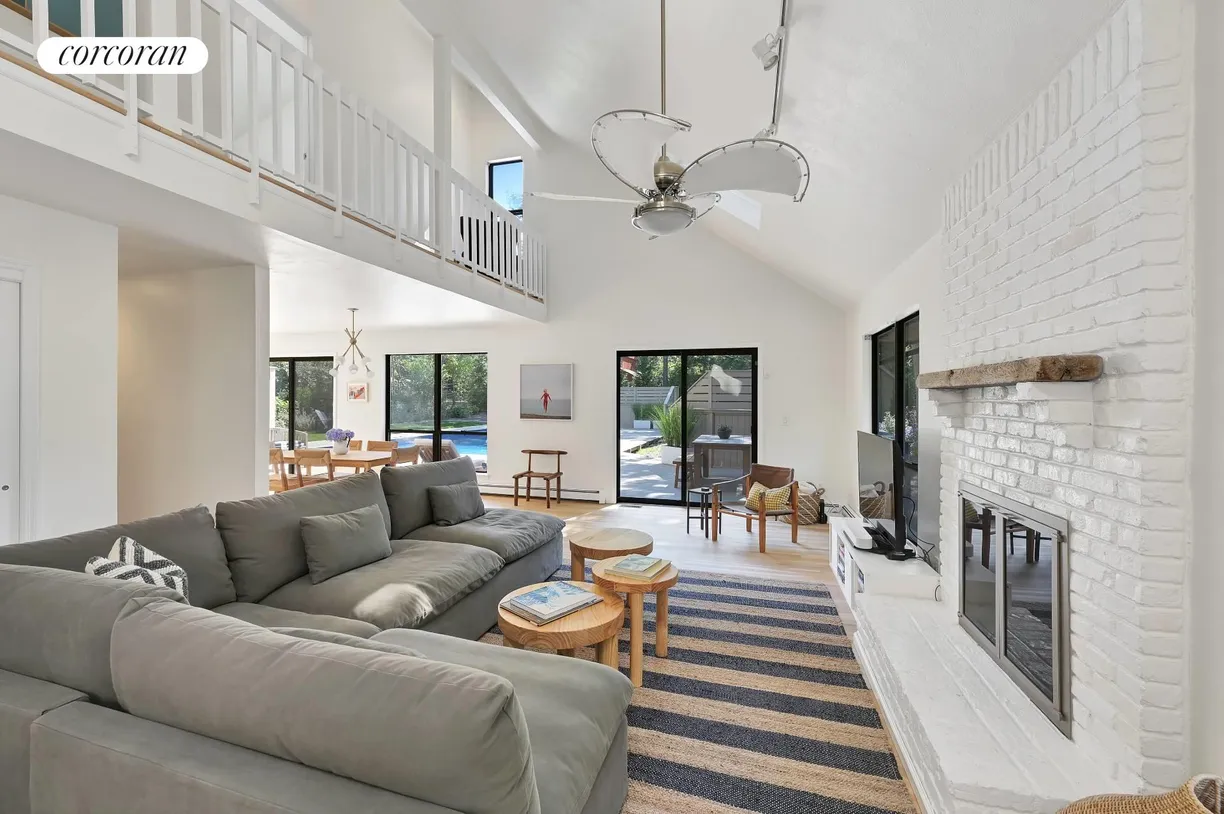 The Hamptons Real Estate | View 37 Guernsey Lane | room 2