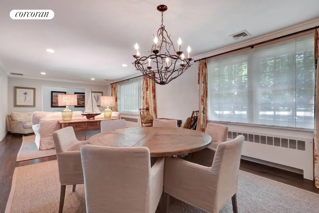 The Hamptons Real Estate | View 220 Oneck Lane | room 2