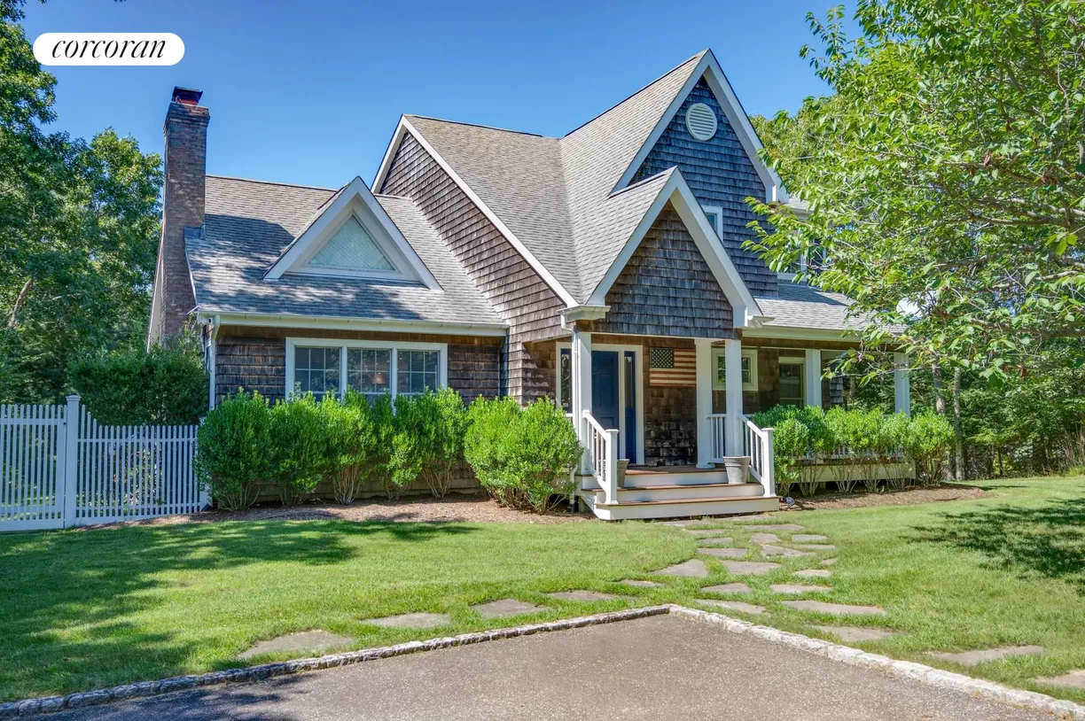 The Hamptons Real Estate | View 20 Rolling Woods Court | 4 Beds, 3 Baths