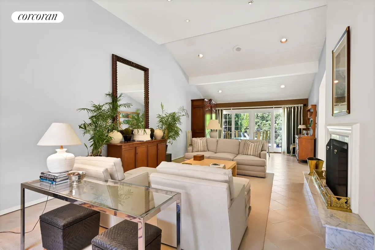 The Hamptons Real Estate | View 520 Hampton Road Unit 30 | Open Living Areas