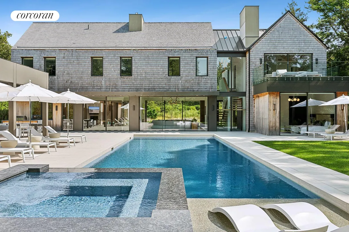 The Hamptons Real Estate | View 14 East Drive | 6 Beds, 7 Baths