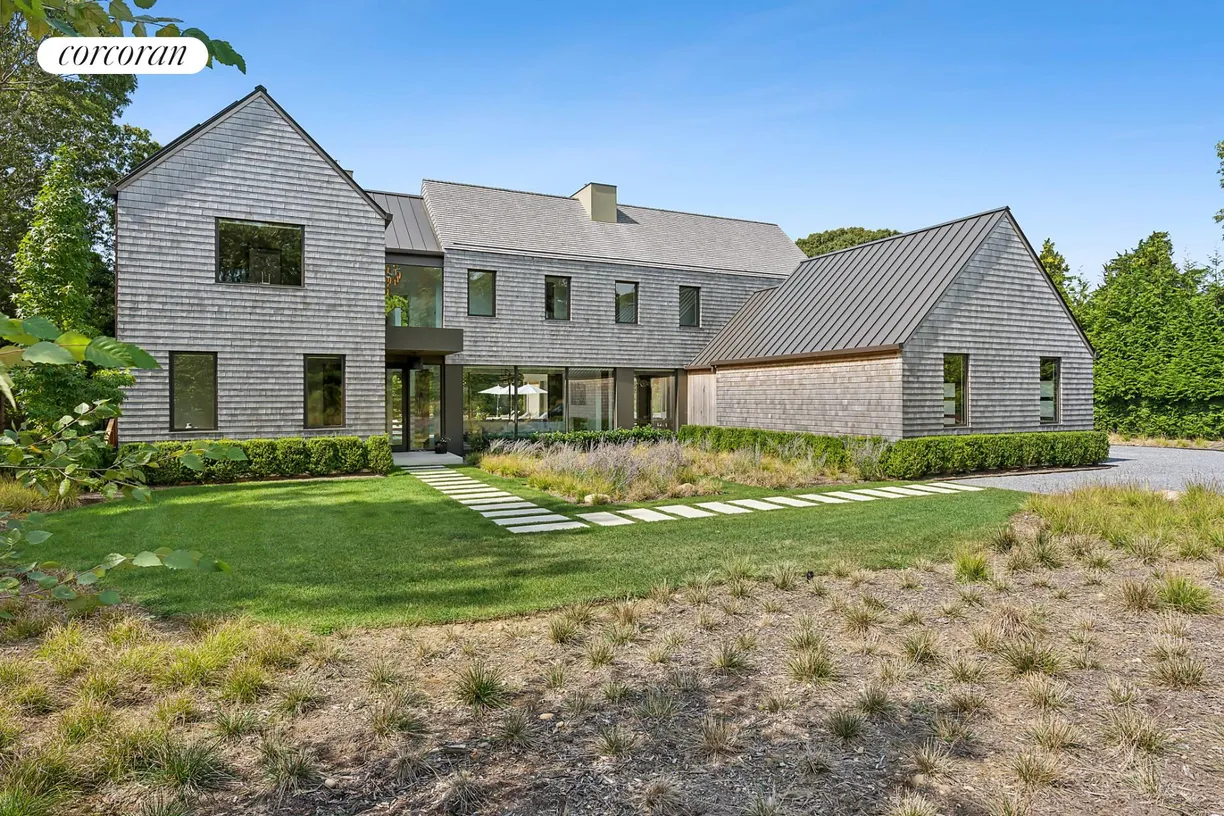 The Hamptons Real Estate | View 14 East Drive | room 1