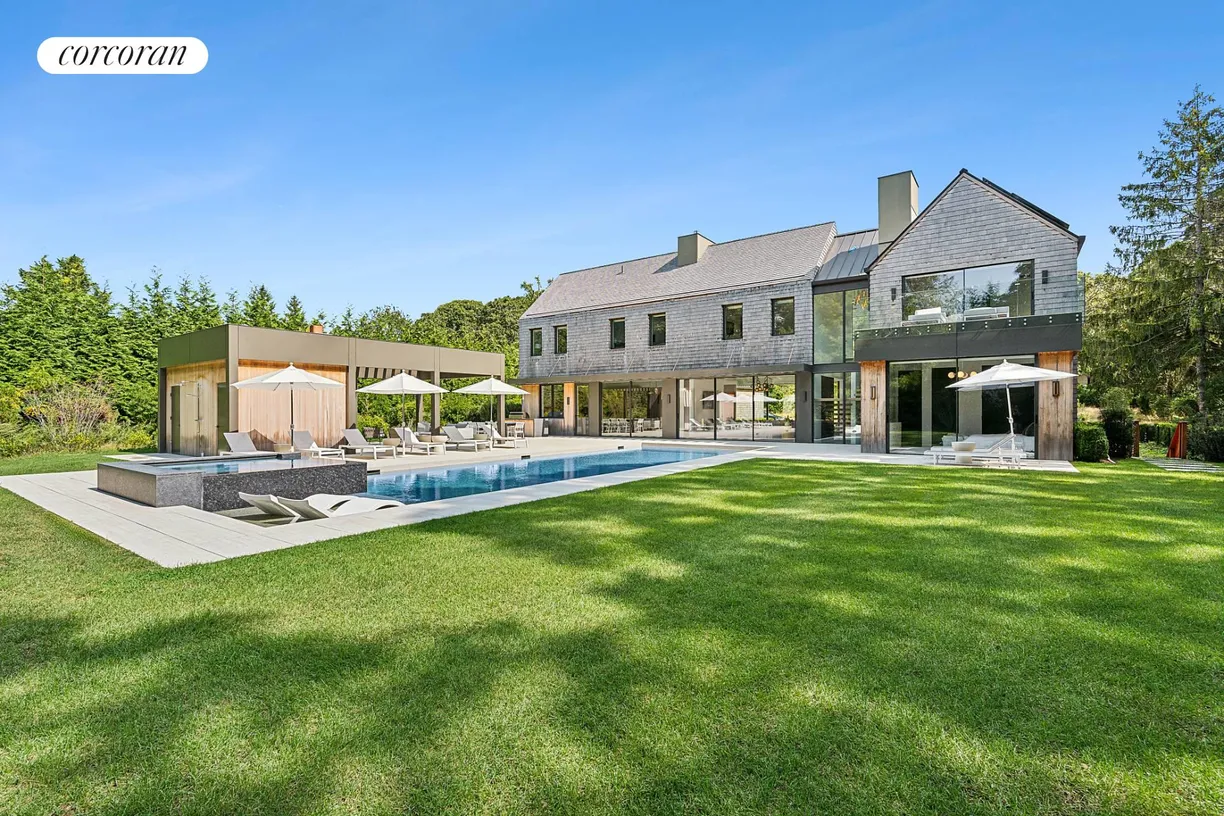The Hamptons Real Estate | View 14 East Drive | room 2