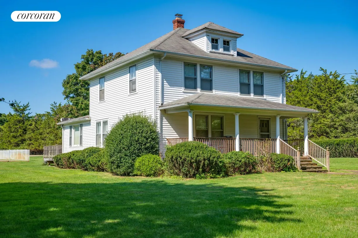 The Hamptons Real Estate | View 228 Head of Pond Road | 3 Beds, 1 Bath | View 1