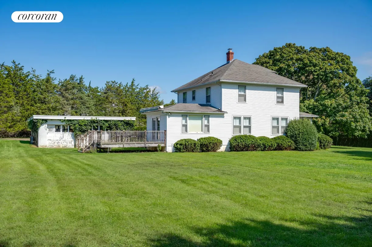 The Hamptons Real Estate | View 228 Head of Pond Road | room 1 | View 2